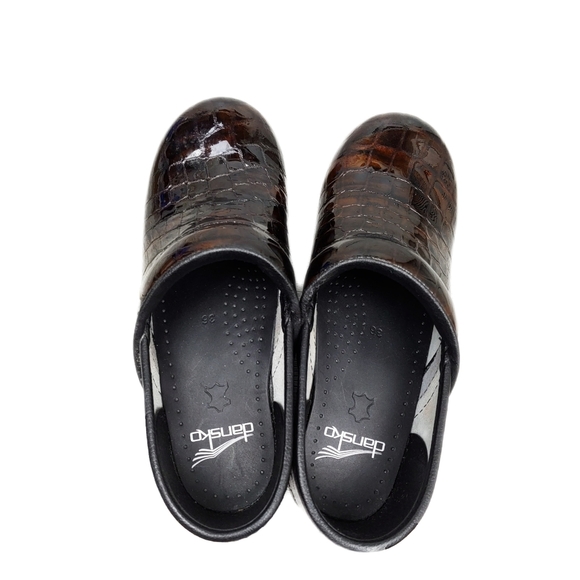 *SOLD*New! Dansko The Professional Womens 36 Brown Patent Crocs - Picture 5 of 9